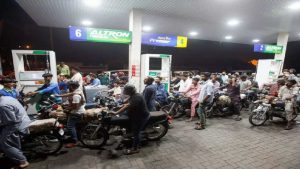 पाकिस्तान में पेट्रोल संकट