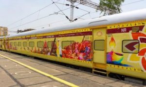 रेल पथ पर श्री रामायण यात्रा का संचलन
