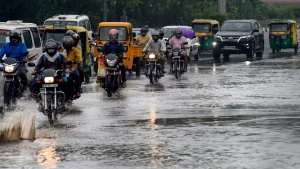 दिल्ली में बारिश बनी मुसीबत