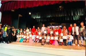 लखनऊ में 'कला संगम' के मंच पर बच्चों ने किया कला का प्रदर्शन