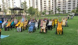 लखनऊ विश्वविद्यालय ने जेरिएट्रिक योगा पर विशेष सत्र का आयोजन किया