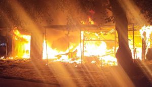 बरेली के बाजार में लगी आग तीन दुकानें जलकर खाक