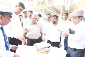 पूर्वाेत्तर रेलवे के महाप्रबंधक चन्द्र वीर रमण ने बस्ती-गोण्डा रेल खण्ड के मध्य किया संरक्षा उपायों का निरीक्षण