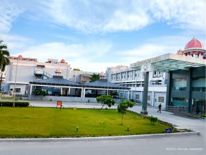 कई प्रदेशों और नेपाल तक के मरीजों के लिए उम्मीद की किरण हैं बनारस के ये अस्पताल