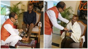 पेशाब कांड के पीड़ित शख्स से CM शिवराज ने की मुलाकात थाली में धोए पैर