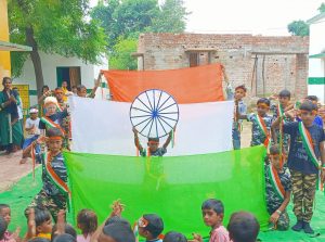 प्रावि चंदई रघुनाथपुर में मनाया गया स्वतंत्रता दिवस 