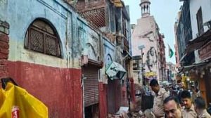 वृंदावन : बांके बिहारी मंदिर के पास बारिश से ढही पुरानी बिल्डिंग, 5 की मौत पांच घायल
