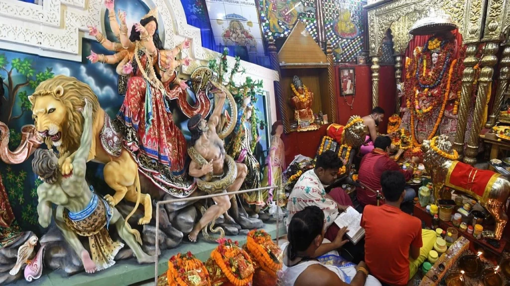तस्वीरों में देखिए बिहार का दुर्गा पूजा, भव्य पंडाल से सजा शहर, भक्तों की भीड़ उमड़नी शुरु