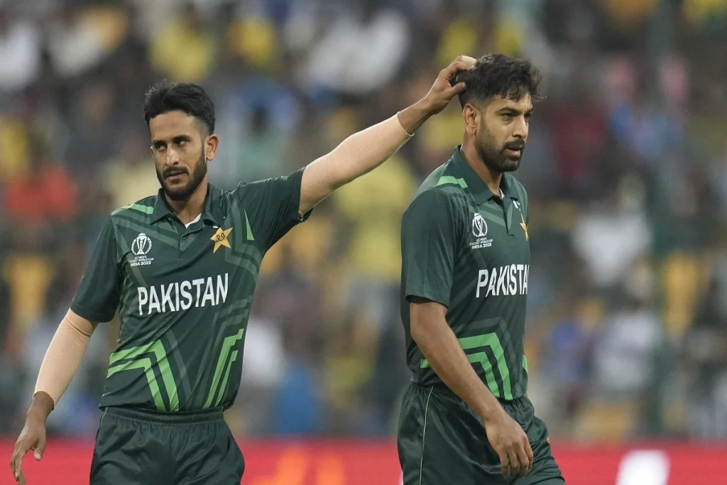 पाकिस्तान के बॉलिंग कोच ने गेंदबाजों को जमकर कोसा