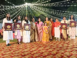 लखनऊ यूनिवर्सिटी में 'डांडियाोत्सव' का भव्य आयोजन
