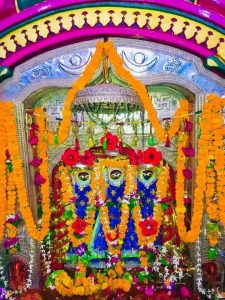 भगवान राम की कुलदेवी के मंदिर में उमड़ा आस्था का जनसैलाब