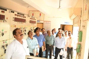 प्रमुख मुख्य विद्युत इंजीनियर ने किया सीतापुर-बुढ़वल रेल खंड पर एसी नई विद्युतकर्षण लाइन का निरीक्षण