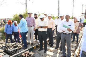 सीतापुर-बुढ़वल रेल खंड पर किया गया नई विद्युतकर्षण लाइन का संरक्षा परीक्षण
