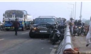 लखनऊ-गोरखपुर राष्ट्रीय राजमार्ग पर हुआ सड़क हादसा, पूर्व प्रधान समेत दो की मौत