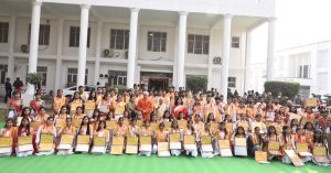 राज्यपाल के हाथों 123 स्वर्णपदक पाकर छात्रों के चेहरे खिले, दीक्षांत समारोह में 79 स्वर्णपदक के साथ छात्राओं ने मारी बाजी