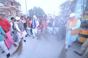 उप मुख्यमंत्री केशव प्रसाद मौर्य ने अयोध्या धाम को स्वच्छ करने की संभाली कमान, श्री राम लला की धरती में स्वच्छता बना जन आंदोलन