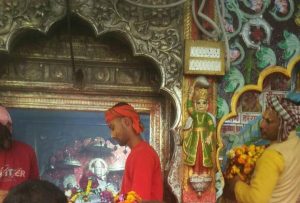 नये साल पर राम नगरी में राम नाम की रही गूंज, श्रद्धालुओं ने विभिन्न मंदिरों में पूजा अर्चना किया