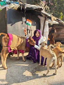 अदा शर्मा ने हरिद्वार के कनखल में अपने पशु मित्रों के साथ गणतंत्र दिवस मनाया