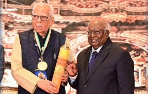 राम नाईक को चैंपियन ऑफ चेंज महाराष्ट्र सम्मान
