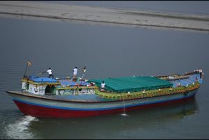 मालवाहक जहाज को हरी झंडी: भारत-बांग्लादेश के बीच नदी बंदरगाहों से व्यापार शुरू