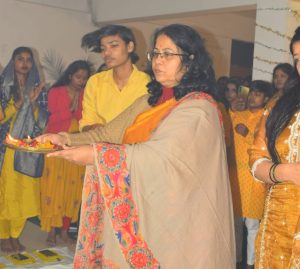 अवध विवि के अहिल्याबाई होल्कर छात्रावास में कुलपति ने किया सरस्वती पूजन