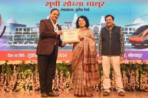 पूर्वाेत्तर रेलवे की महाप्रबन्धक सौम्या माथुर ने 68वें रेल सप्ताह समारोह में वितरित किए ‘विशिष्ट रेल सेवा पुरस्कार-2023'