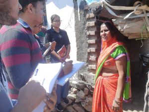 अवध विवि के छात्र-छात्राओं ने आउट रीच कैंप में ग्रामवासियों को किया जागरूक