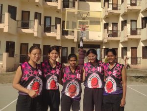 लखनऊ विश्वविद्यालय की महिला खिलाड़ियों ने रोमांचक मुकाबले में जीता रजत पदक 