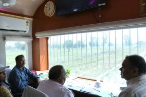 पूर्वाेत्तर रेलवे के प्रमुख मुख्य संरक्षा अधिकारी ने गोण्डा बहराइच रेल खण्ड का संरक्षा आडिट विण्डों ट्रेलिंग निरीक्षण