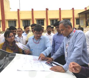 कुंभ मेले के दृष्टिगत मण्डल रेल प्रबंधक ने लखनऊ-प्रयाग-लखनऊ रेलखंड का किया निरीक्षण