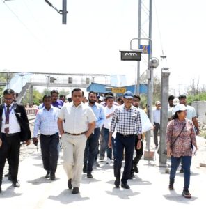 पूर्वाेत्तर रेलवे के मण्डल रेल प्रबंधक ने किया लखनऊ मैलानी रेलखण्ड का निरीक्षण