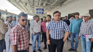 मण्डल रेल प्रबन्धक ने गोरखपुर-आनन्दनगर-बढ़नी-गोण्डा रेलखण्ड का विंडो ट्रेलिंग निरीक्षण किया