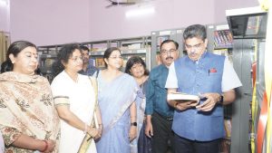 LU professor donated books worth lakhs, Vice Chancellor inaugurated them