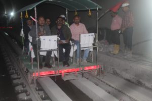 रेलवे बोर्ड के सदस्य इंफ्रास्ट्रक्चर अनिल कुमार खंडेलवाल ने जम्मू-कश्मीर में यूएसबीआरएल परियोजना का दौरा किया