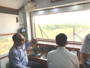 मण्डल रेल प्रबंधक ने किया लखनऊ-सुलतानपुर-खुन्डौर-अयोध्या कैंट-लखनऊ रेलखंड का निरीक्षण