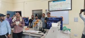 बीघापुर स्टेशन पर नई तकनीक वाली इलेक्ट्रॉनिक इंटरलॉकिंग लगाई गई