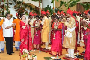 गरीब कन्याओं के विवाह से शुरू हुआ अंबानी परिवार का शादी समारोह