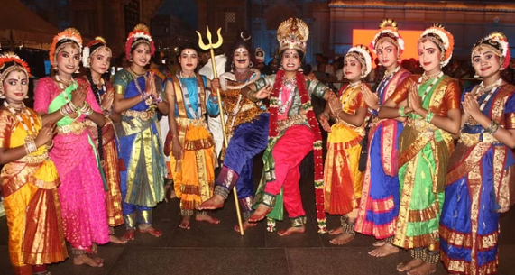 29 शैव, 5 शाक्त और 4 वैष्णव मंदिर में हुआ पूजन; भक्त बोले- हर हर महादेव