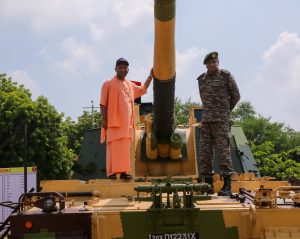 मुख्यमंत्री योगी आदित्यनाथ ने सूर्या कमान द्वारा आयोजित तीन दिवसीय सशस्त्र सैन्य समारोह का उद्घाटन किया