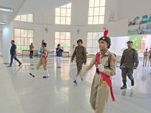 भाषा विश्वविद्यालय पहुंचे NCC कमान अधिकारी कर्नल रत्नाकर त्रिवेदी