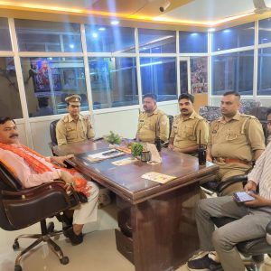 बहराइच जा रहे राष्ट्रीय अध्यक्ष ऋषि त्रिवेदी को पुलिस ने रोका, प्रवक्ता को किया हाउस अरेस्ट 