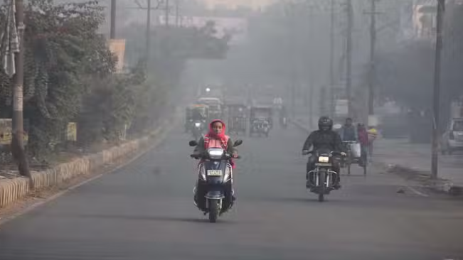 उत्तर पश्चिमी हवाओं से रात का पारा गिरा, तापमान में आएगा उतार-चढ़ाव, बर्फबारी के बाद बढ़ सकती ठंडक