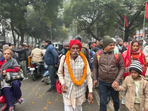 नगर विकास एवं उर्जा मंत्री एके शर्मा ने प्रयागराज की सड़कों पर उतरकर सफाई व्यवस्था का स्थलीय निरीक्षण किया