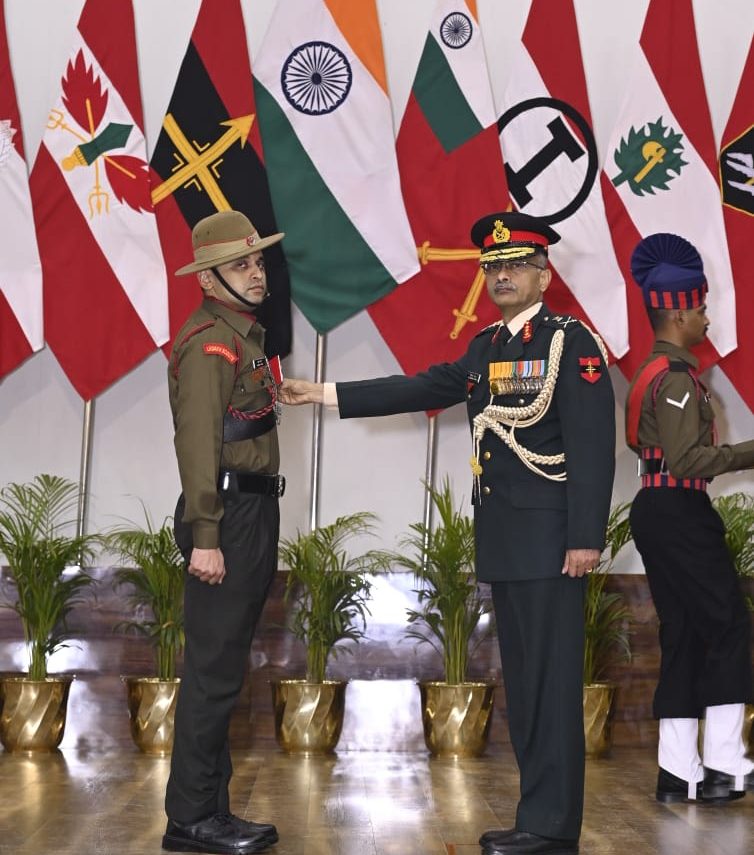 Northern Command Investiture Ceremony : अधिकारियों व सैनिकों को मिले विशिष्ट सेवा पदक