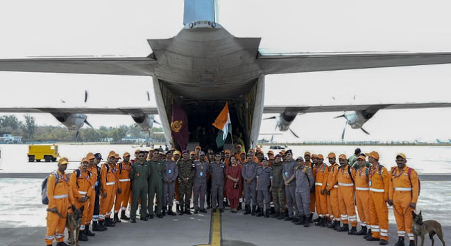 म्यांमार में राहत-बचाव कार्यों के लिए भारत ने भेजे 80 NDRF कर्मी, दल में खोजी कुत्ते भी शामिल